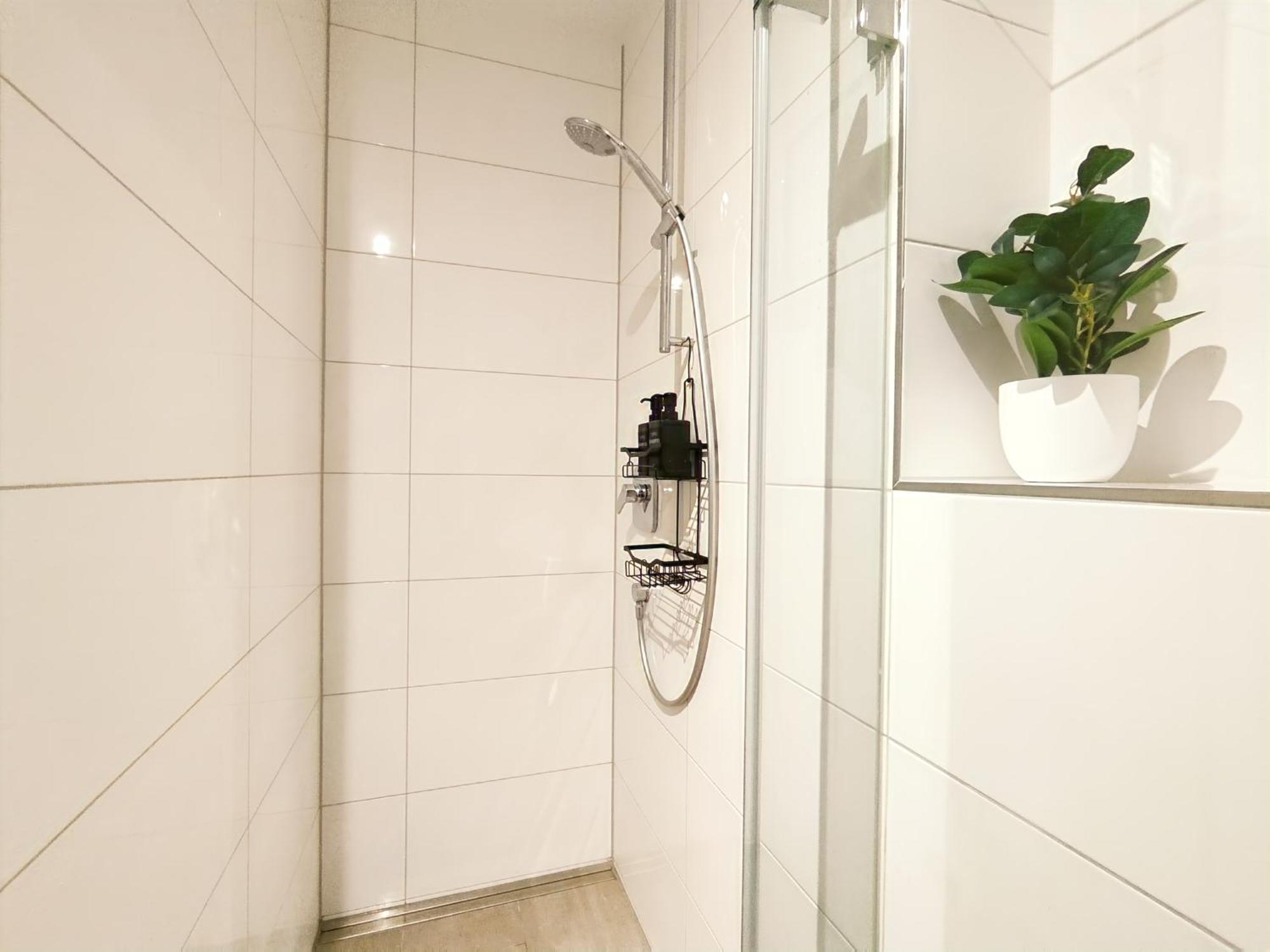 Bright Apartment Fuer Bis Zu 5 Erlangen Exteriör bild